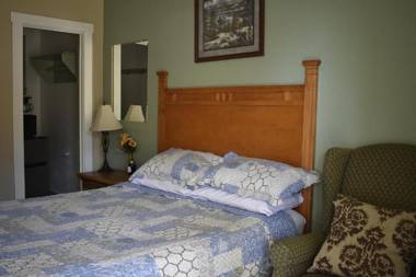 Genas's Sierra Inn & Restaurant