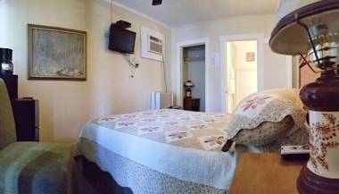 Genas's Sierra Inn & Restaurant