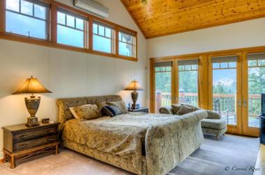 The Lodge at Trout Creek Bed and Breakfast