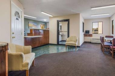 Rodeway Inn & Suites