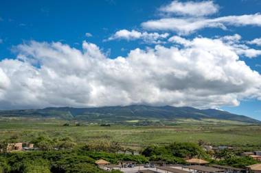 K B M Resorts- HKH-822 Spacious 2Bd majestic views 8th floor chef kitchen remodeled