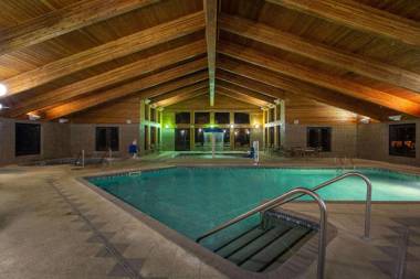 Cobblestone Hotel & Suites - Ladysmith