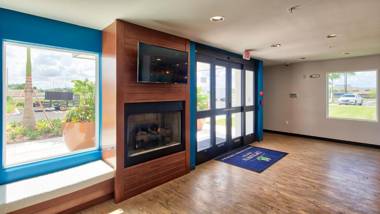 Uptown Suites Extended Stay Tampa FL- Riverview