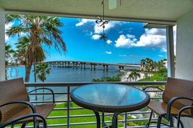 Bahia Vista 9-521 2 Bedrooms Heated Pool Spa Sleeps 4 Near Beach