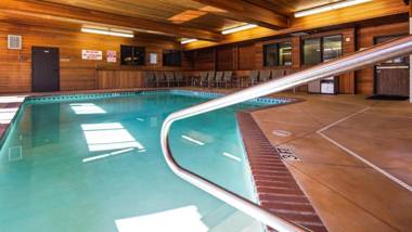 Best Western PLUS Cascade Inn & Suites