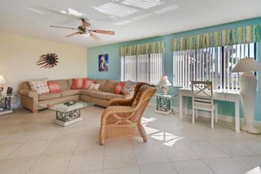 Land's End #201 building 8 - Beach Front