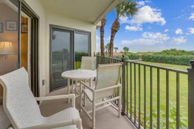 Land's End 204 building 7- Beachfront Condo Beautiful Gulf Views