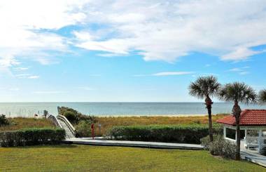 Lands End #204 building 9 - Beach Front