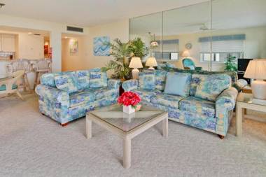 Land's End 406 building 7 Beachfront with PRIVATE Balcony!