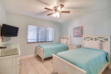 Lands End #305 building 7 - Beach Front