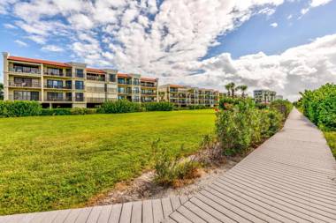 Land's End 304 building 10 Updated Beachfront Coastal Condo!