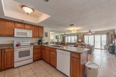 411 Beach Place Condos