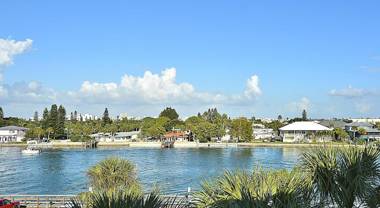 Land's End 202 building 1- Bay View Wonderful Resort Amenities!