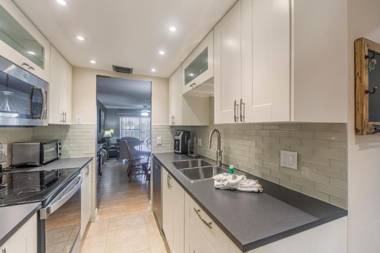 #102 Madeira Norte Condo