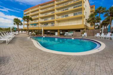 #102 Madeira Norte Condo