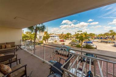 #102 Madeira Norte Condo