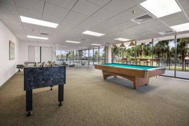 Sunset Beach oasis: Modern beach style on the sand