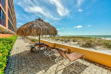 Villa Madeira 207 So many updates awesome beach front condo!