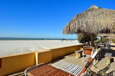 Villa Madeira 207 So many updates awesome beach front condo!