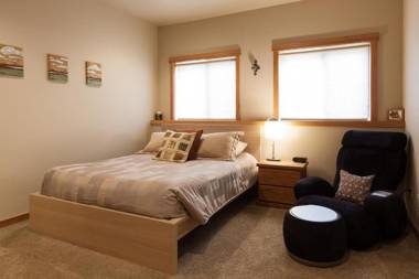 River Scene-River Vw-AC-3BR/3BA