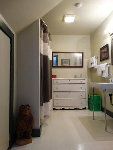 Shoreham Inn Bed & Breakfast