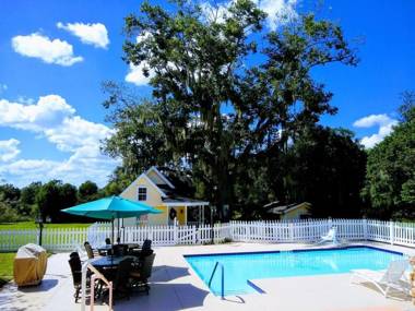 Shamrock Thistle & Crown B&B