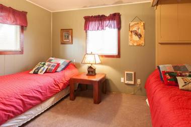 Hood View-Mtn View-4BR/2BA