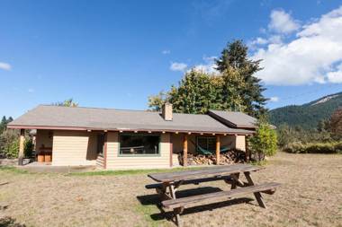 Hood View-Mtn View-4BR/2BA