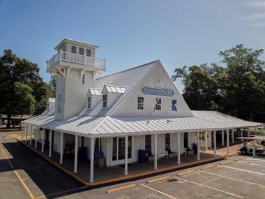 Grey's Point Camp Cottage 7