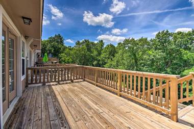 Cozy Eucha Townhome with Deck and Lake Access!