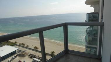Sunny Isles ocean view 1 bedroom at Marenas Resort 20th