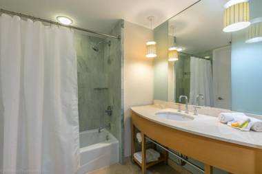 Ocean View Sunny Isles 2 bedroom at Marenas 19th