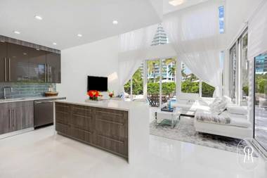 Luxurious Sunny Isles Villa on the Intercoastal