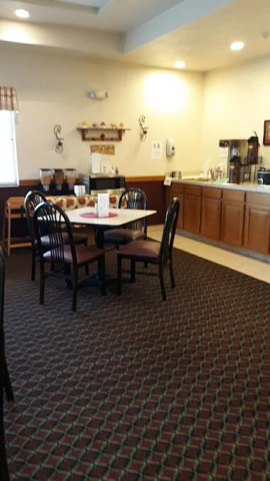 Herington Inn and Suites