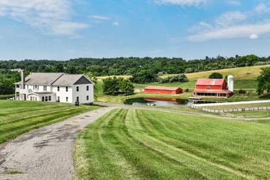 Trinity Farm Manor