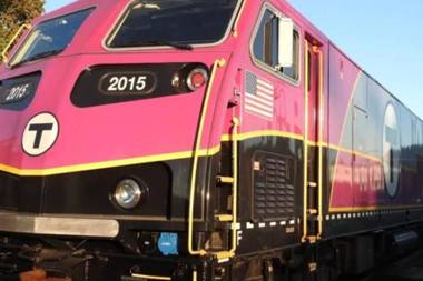 Luxury apartment with gym steps from commuter rail #4011