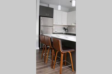 Luxury Apartment W Gym Steps From Commuter Rail #2013