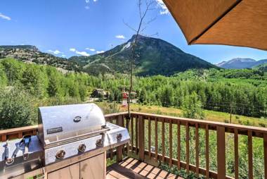Peaceful Marble Colorado Home with Mtn Views!