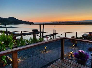 Wheeler on the Bay Lodge and Marina