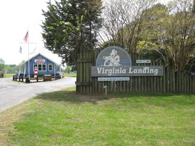 Virginia Landing Camping Resort Cabin 2