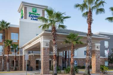 Holiday Inn Express & Suites. an IHG Hotel