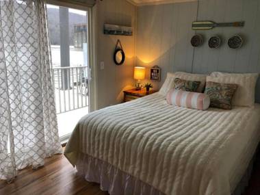 Hales Bar Marina and Resort