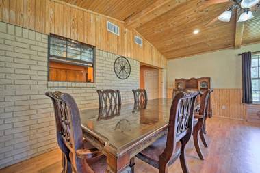 The Cabin at Sycamore Creek Backwoods Retreat!