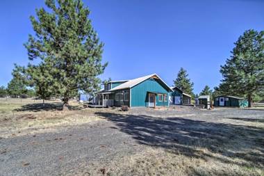 Unique Country Farmhouse Near Lake Roosevelt