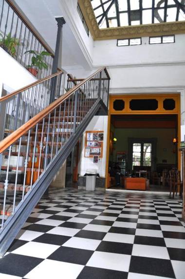 El Viajero Downtown Hostel & suites