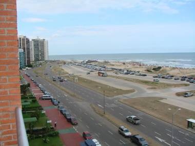 DEPTO FRENTE AL MAR - PUNTA DEL ESTE - Uruguay