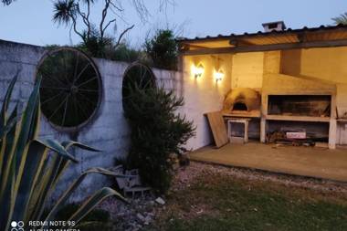 Amplia Casa de 2 dormitorios en Piriapolis a 4 cuadras de Playa San Francisco