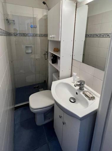 Frente a la Playa Pocitos - A nuevo!