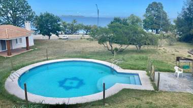 Apartamento con excelente ubicación vista al Rio y Piscina