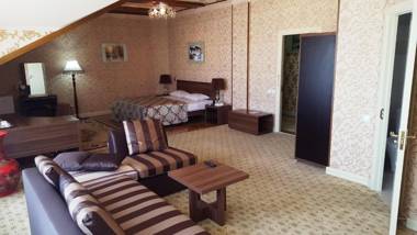 City Line Boutique Hotel